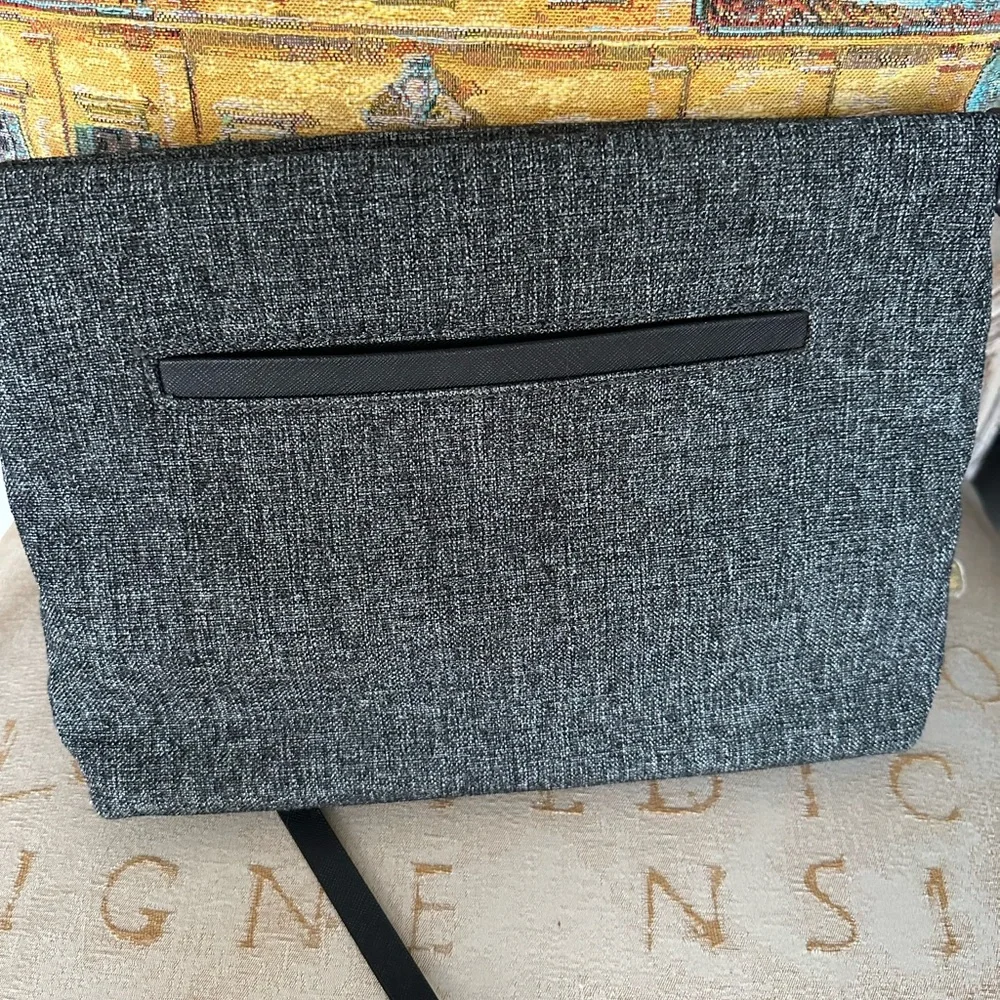VVGUC Henri Bendel Grey Tweed Shoulder/Crossbody Bag
